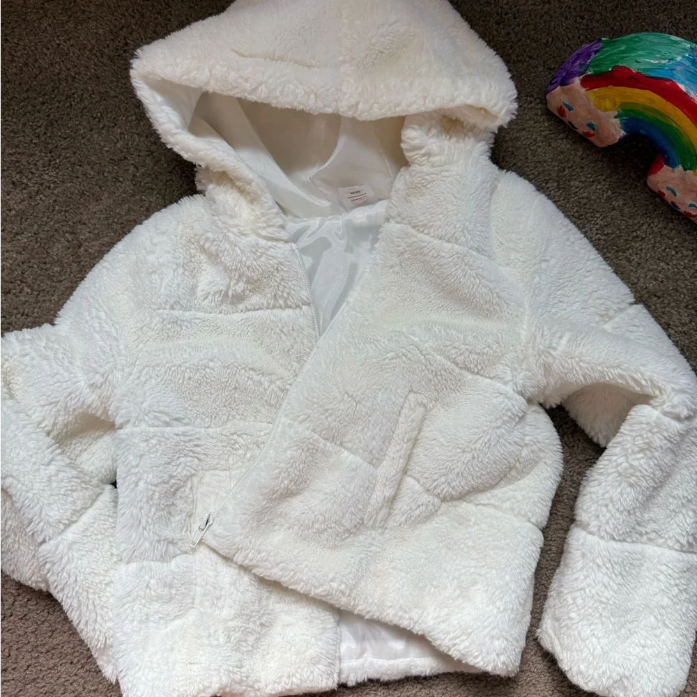 Girls White Faux Fur Jacket, Size S (6 Years) – Warm & Cozy - Picture 1 of 4